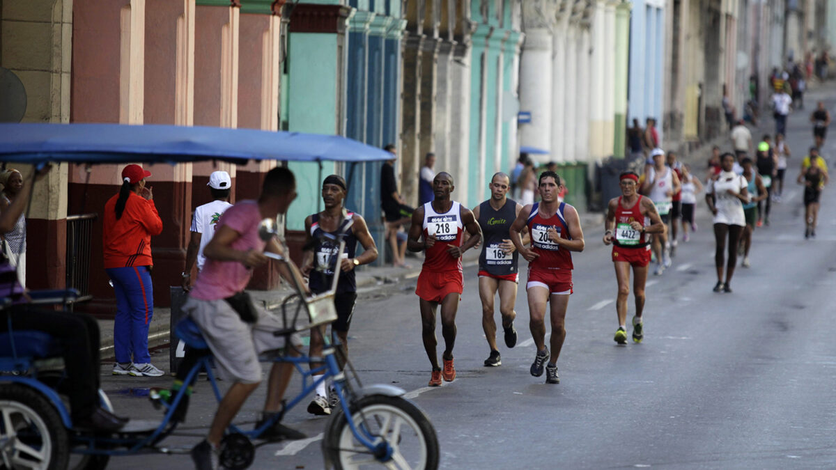 Miles de corredores participan en Marabana»