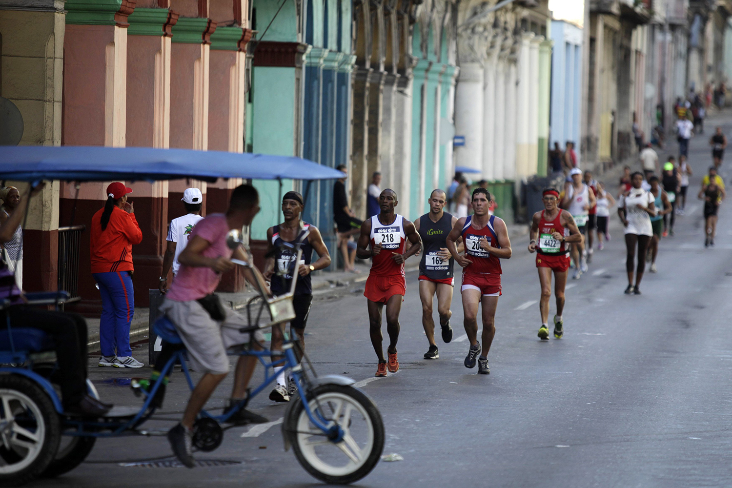 Miles de corredores participan en Marabana"