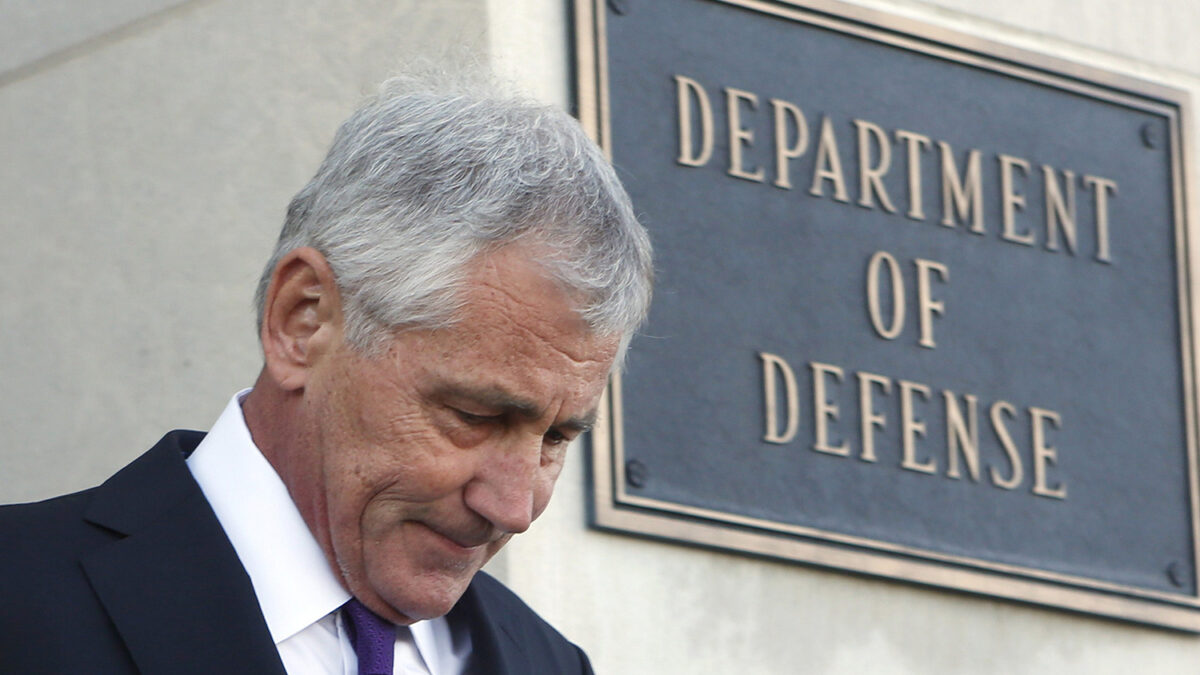 El secretario de Defensa Chuck Hagel presenta su renuncia