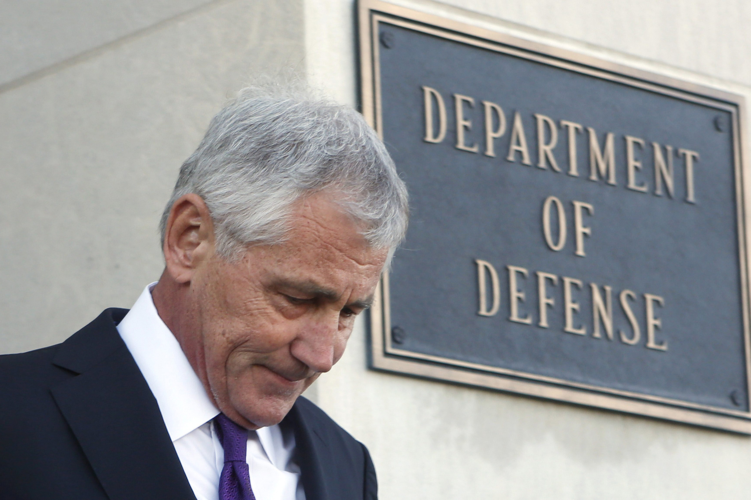 El secretario de Defensa Chuck Hagel presenta su renuncia