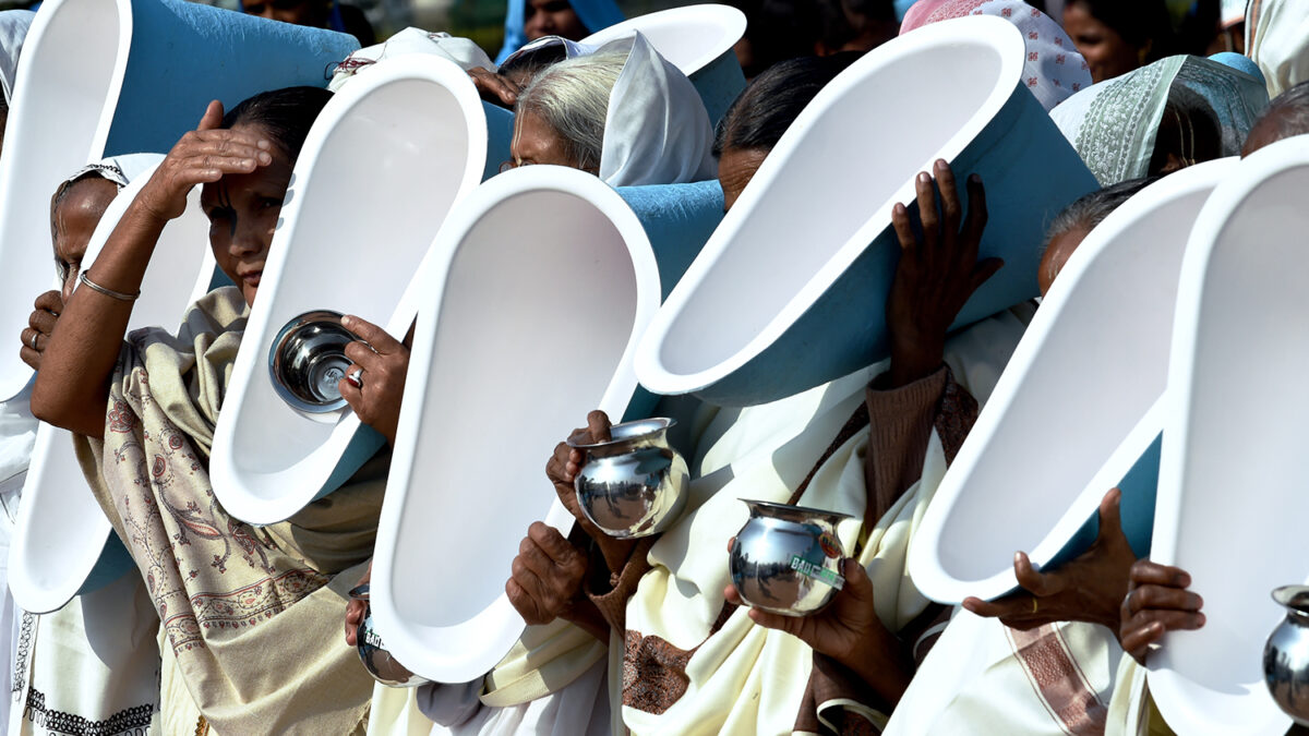 Unas 594 millones de personas en India se ven obligadas a defecar al aire libre.