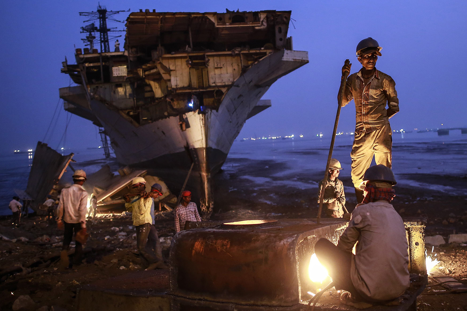 Desmantelan las piezas del barco indio INS Vikrant