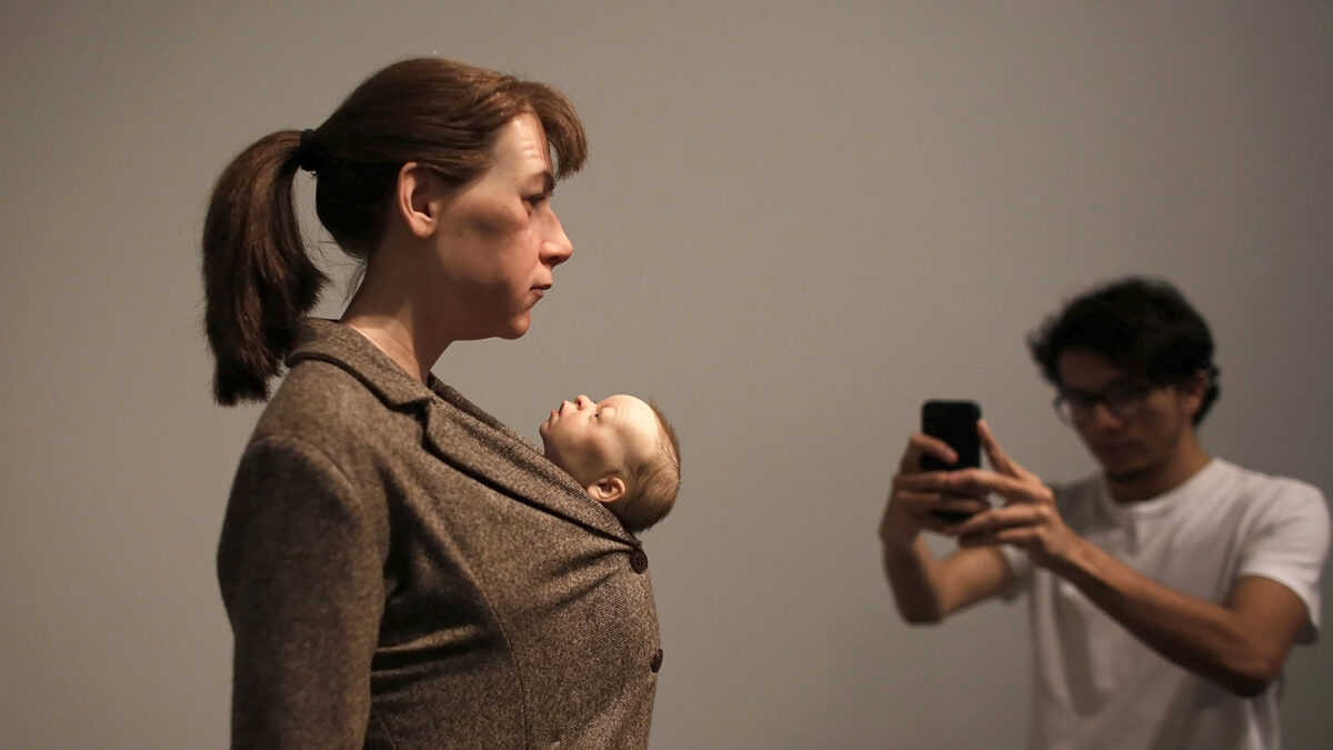 El hiperrealismo de Mueck llega a Sao Paulo