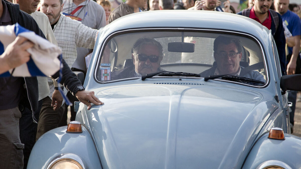 Interesado en el coche celeste de José Mujica.