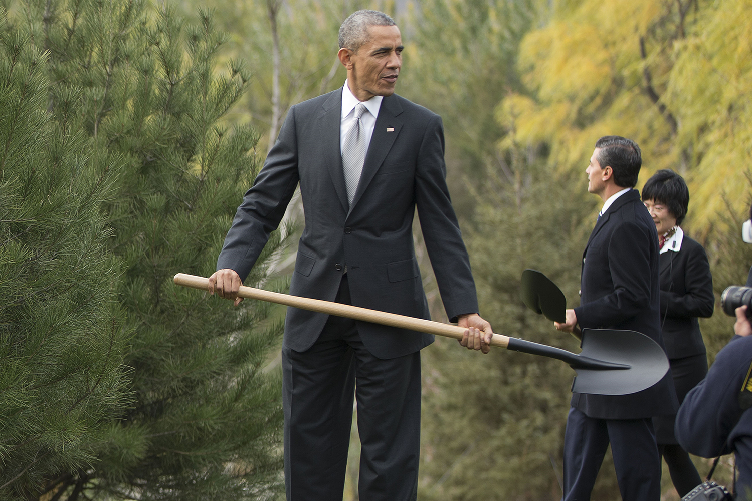 Obama siembra semillas, también diplomáticas, en Pekín