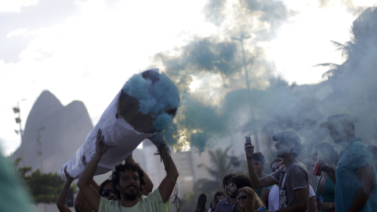 Prohíben el desfile de un porro gigante en una protesta durante el G20