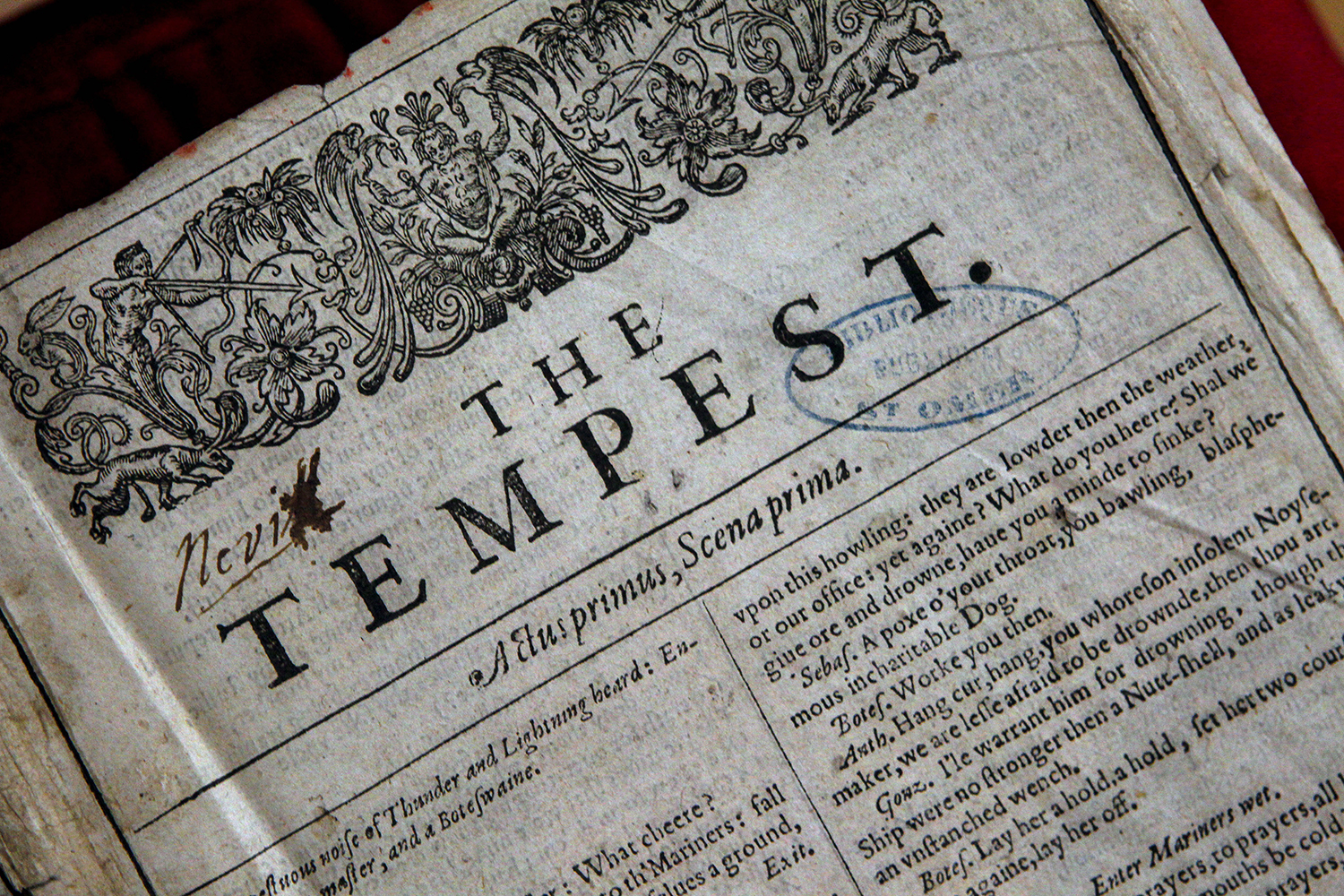 Encuentran un primer folio original de las obras de Shakespeare
