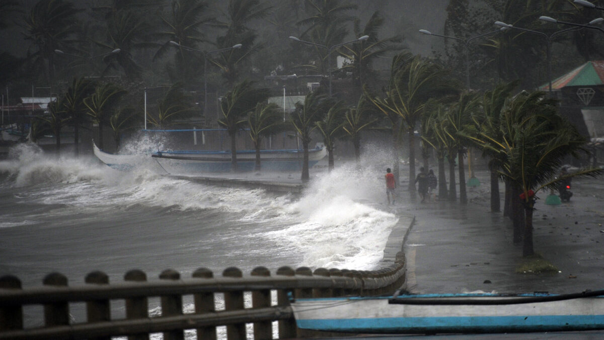 El tifon Hagupit avanza