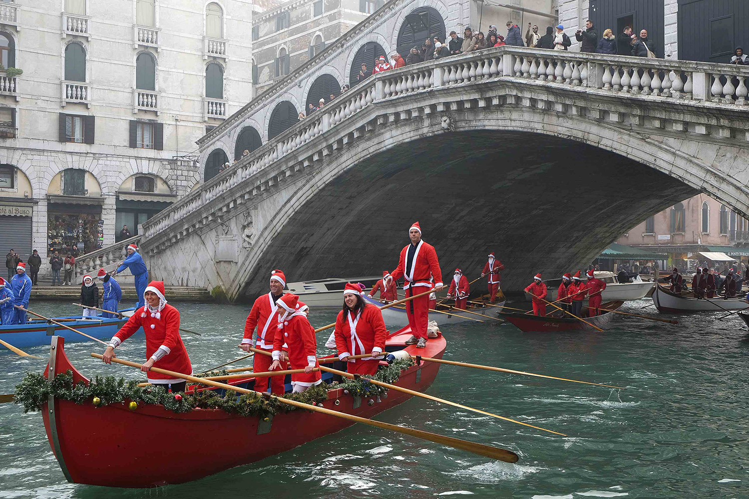 Santa llega al puente Rialto