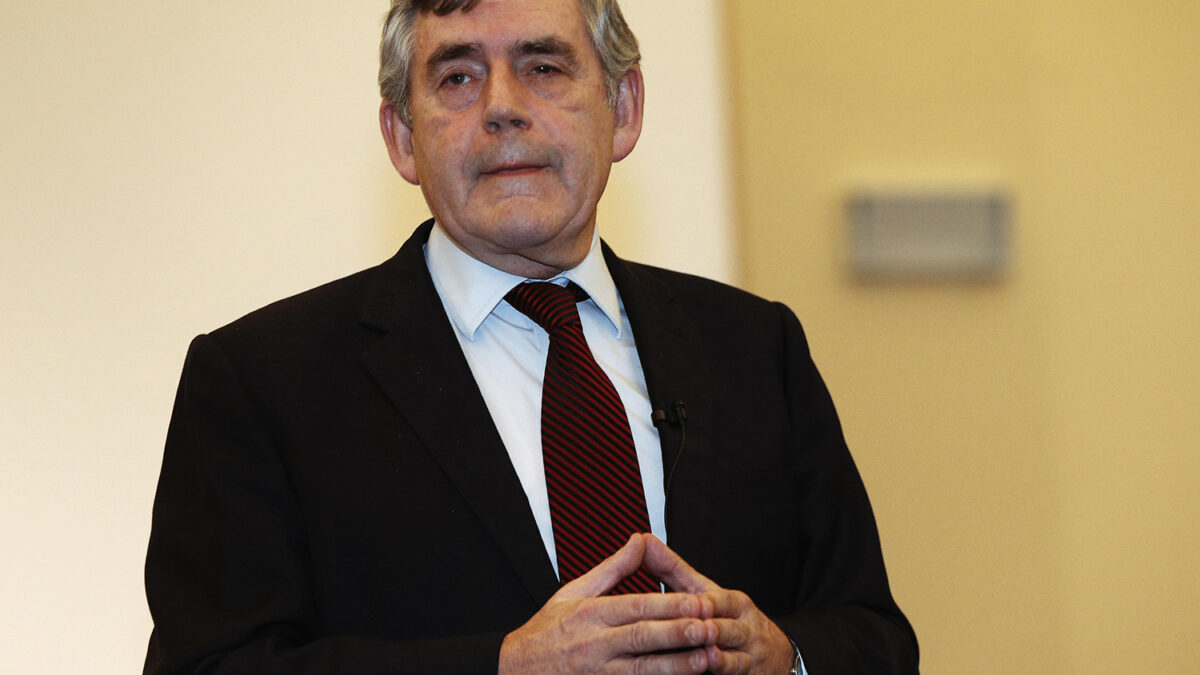 El ex primer ministro Gordon Brown se retira del parlamento
