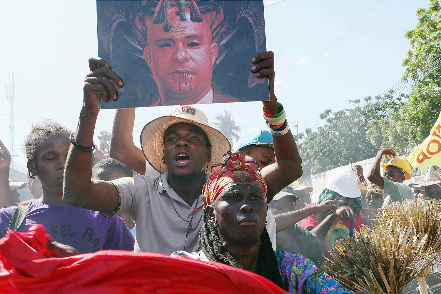 Miles de manifestantes se congregaron en  Puerto Principe por la dimision
