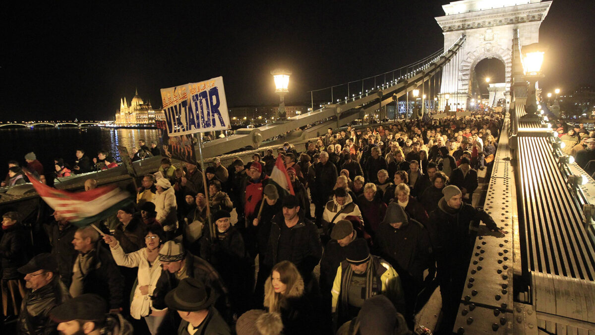 A las calles contra Orbán