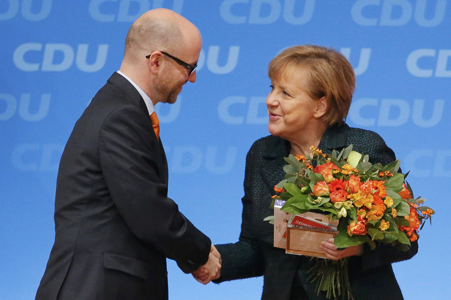 Merkel reelegida como líder de la CDU alemana por el 96,7 % de los votos.