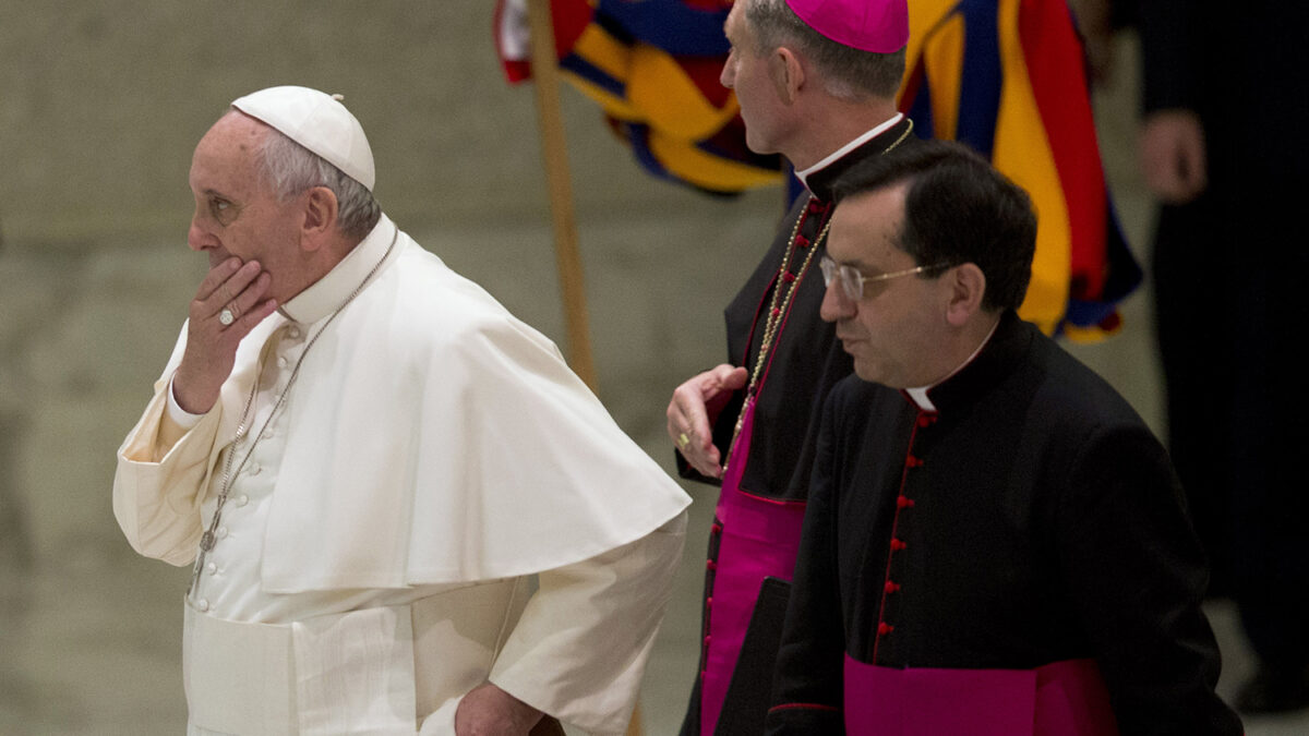 El papa sorprende