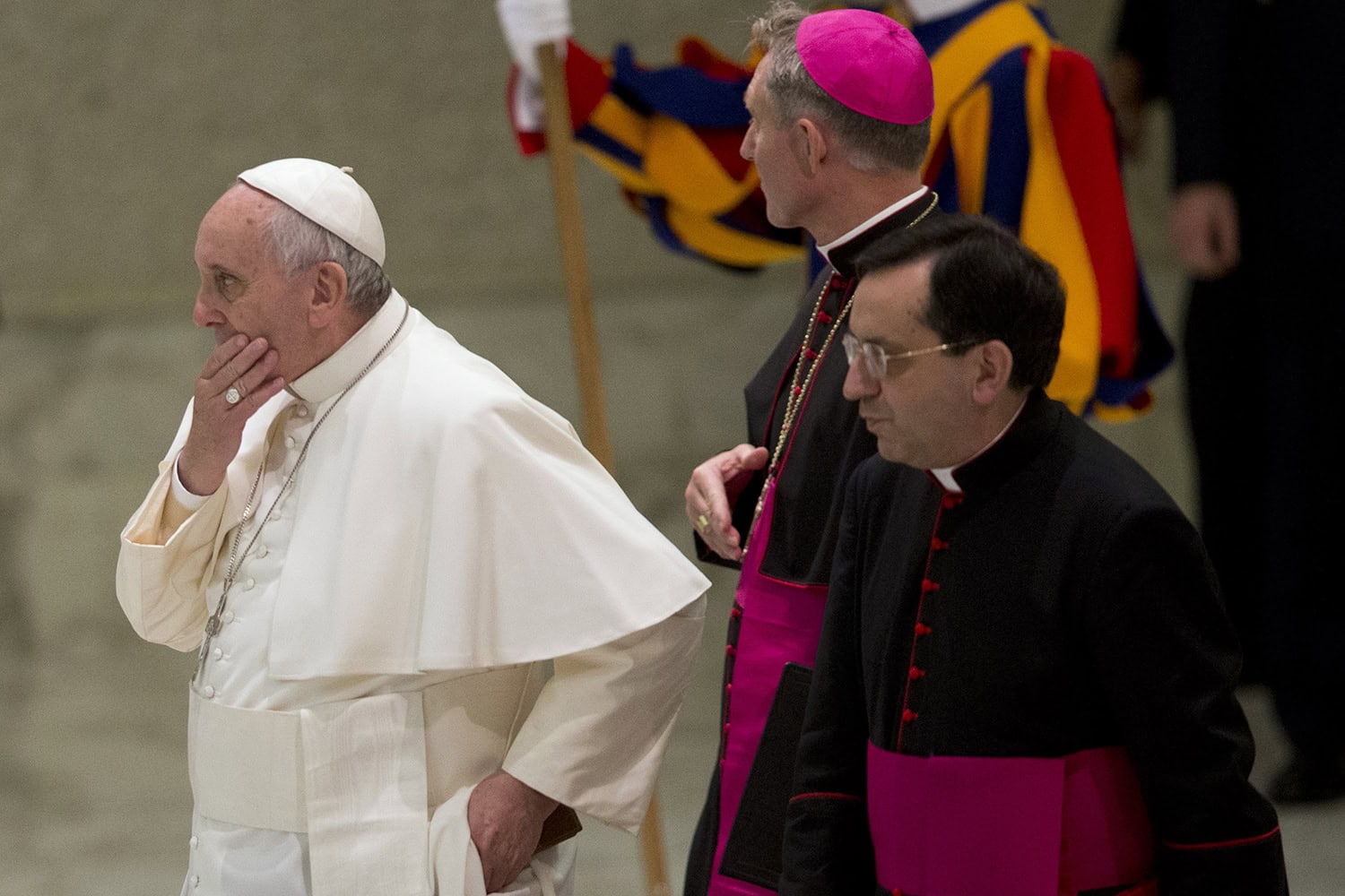 El papa sorprende