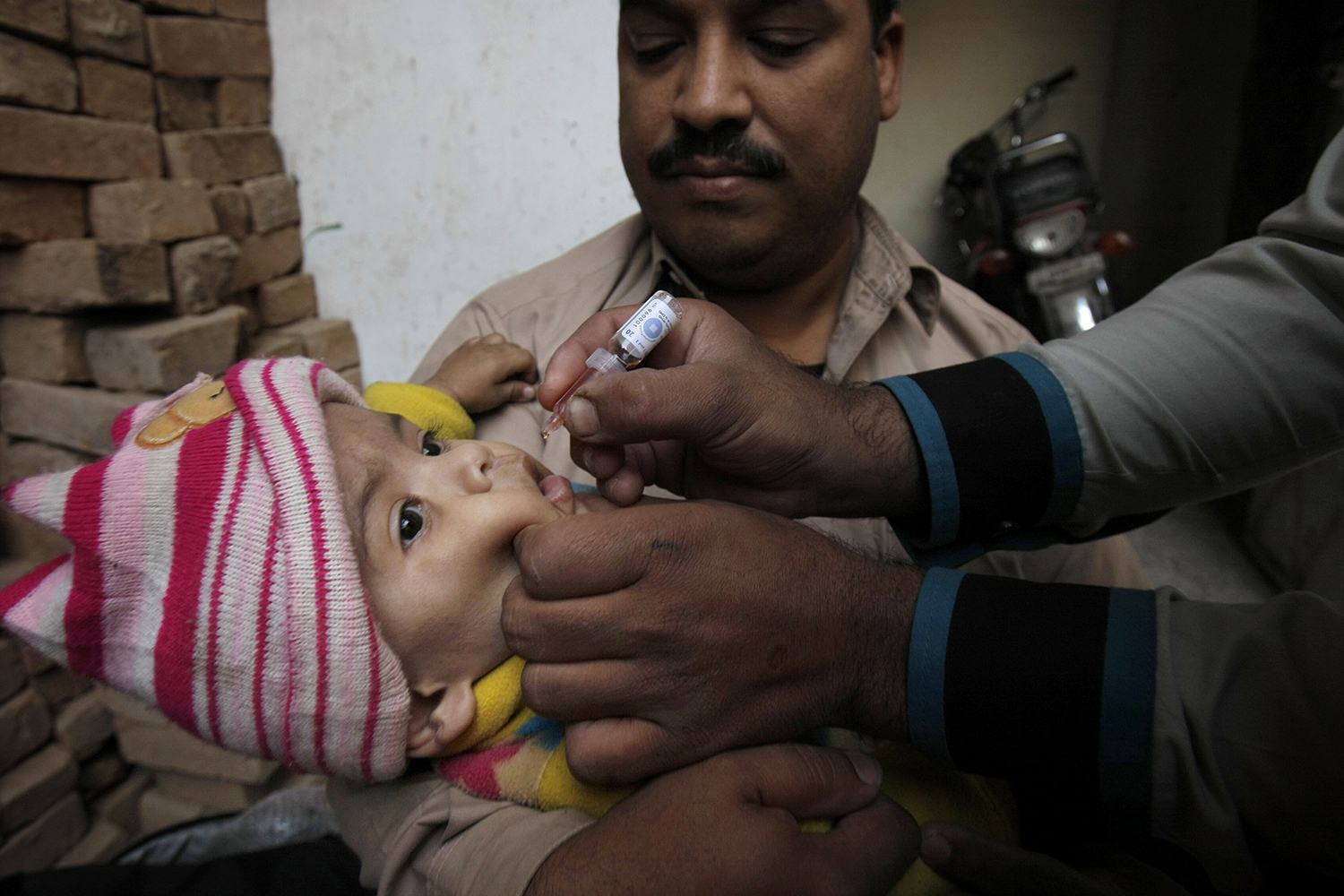 Aumenta la cifra de ninos con polio en Pakistan
