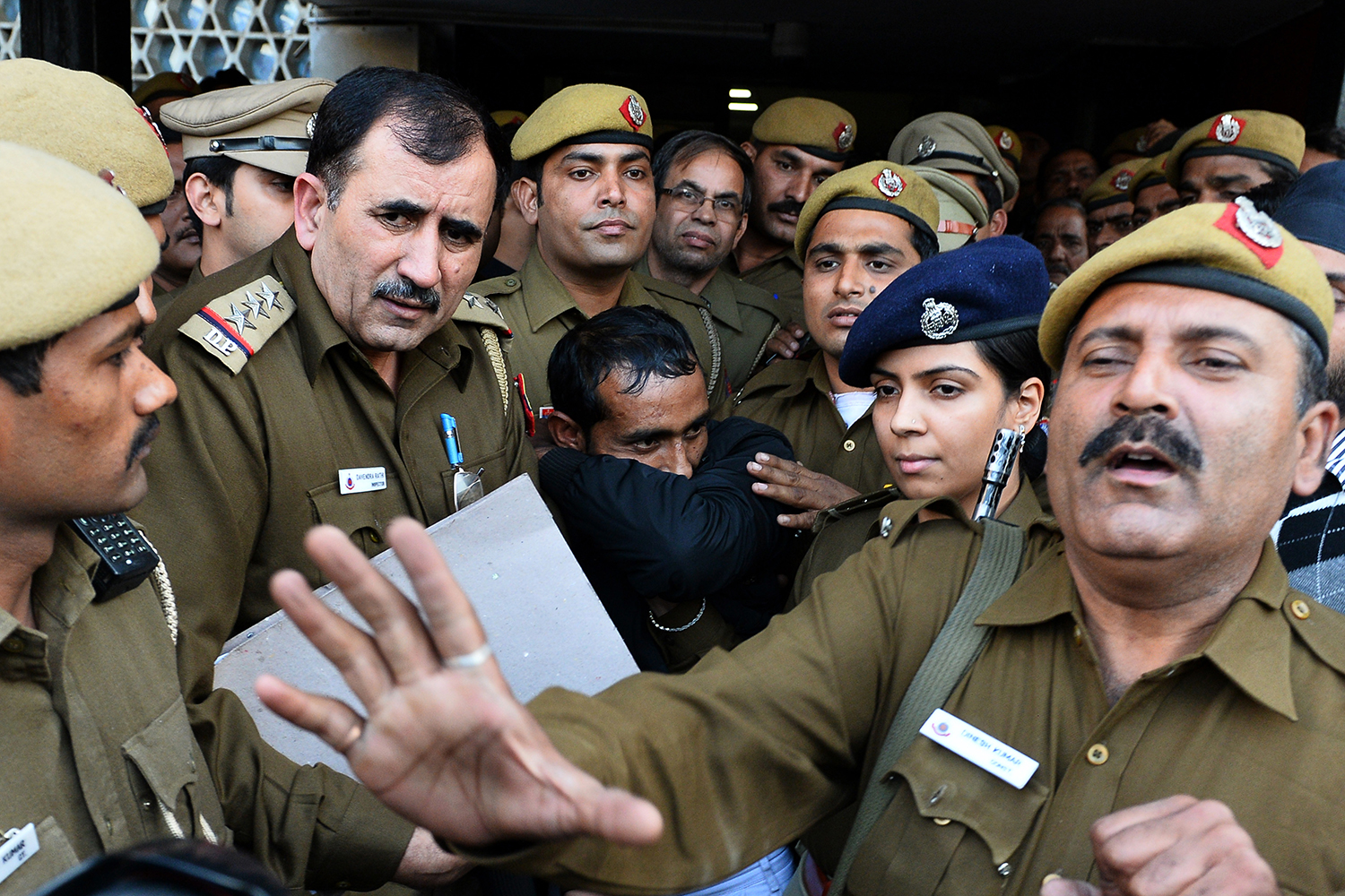 Shiv Kumar Yadav es arrestado por violar