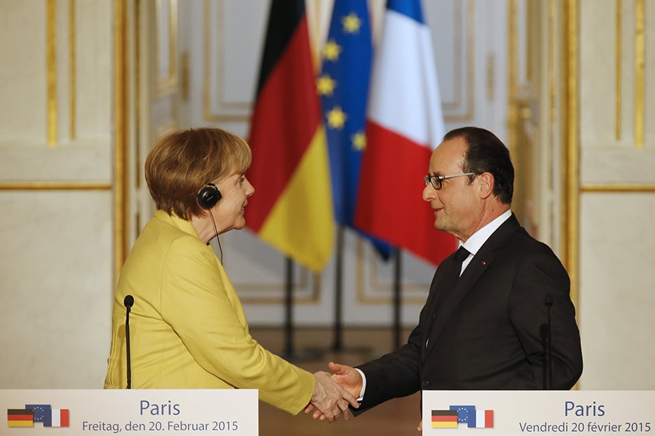 Merkel y Hollande quieren retener a Grecia