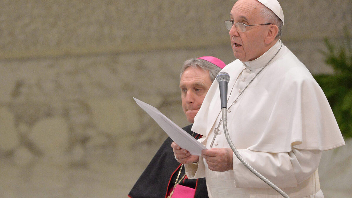 El papa acepta visitar Ucrania en plena crisis