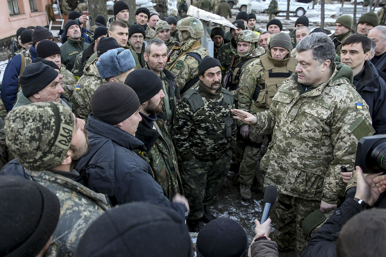 Poroshenko quiere llamar a los cascos azules