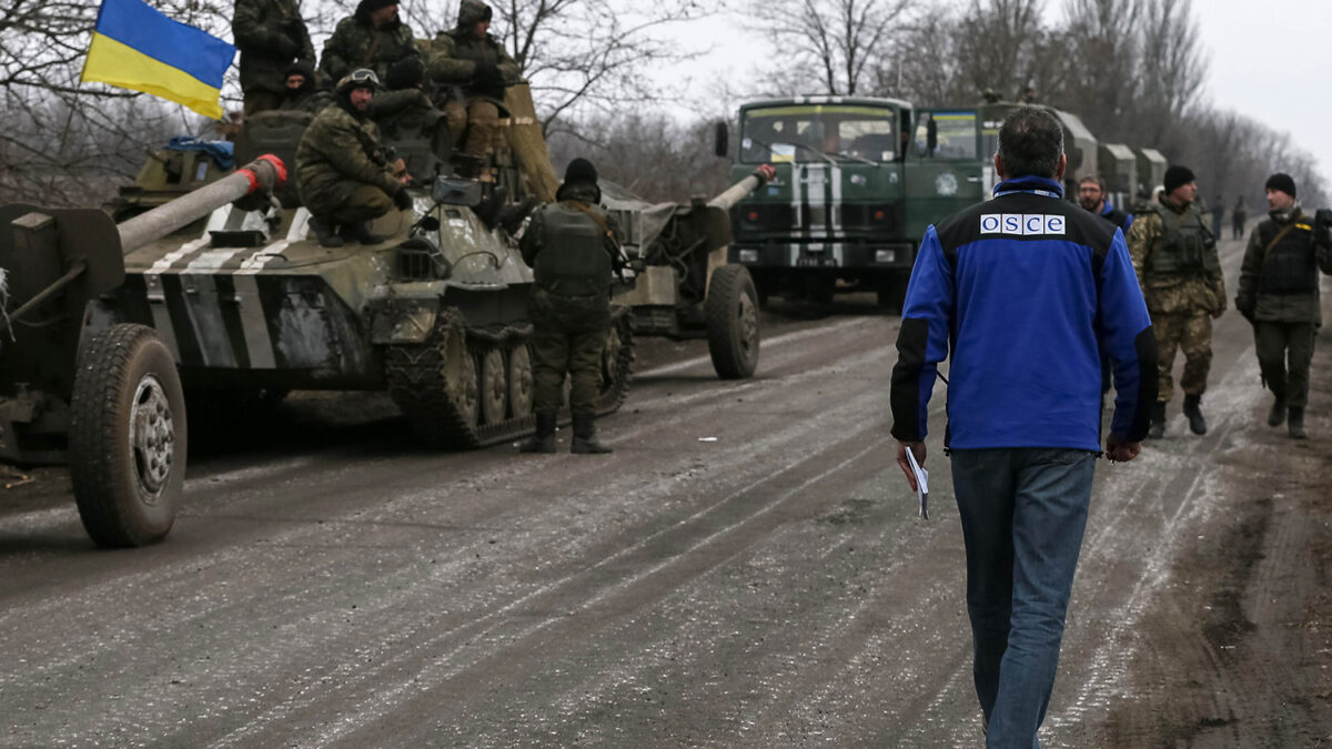 Kiev retira artillería pesada.