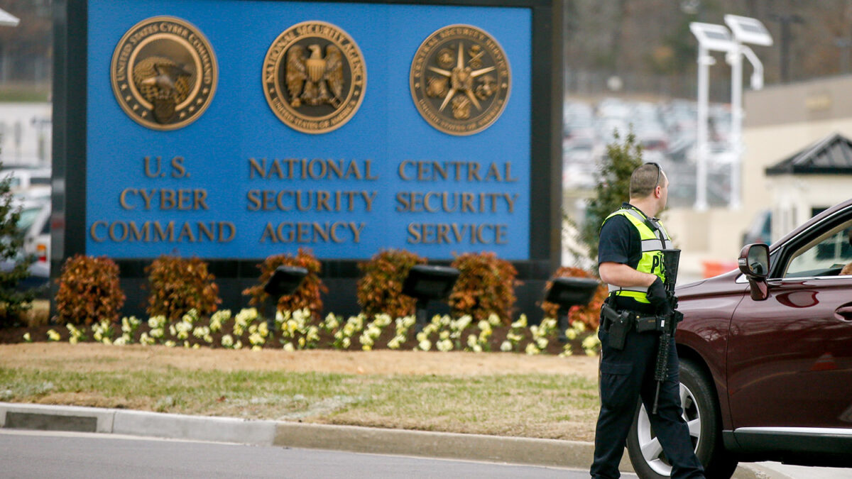 La policía mata a un hombre que embistió la puerta principal de la NSA