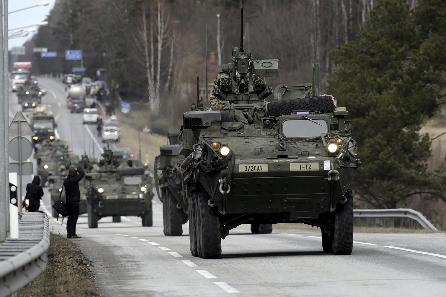 Jefe militar de la OTAN pide usar todos los instrumentos para ayudar a Kiev