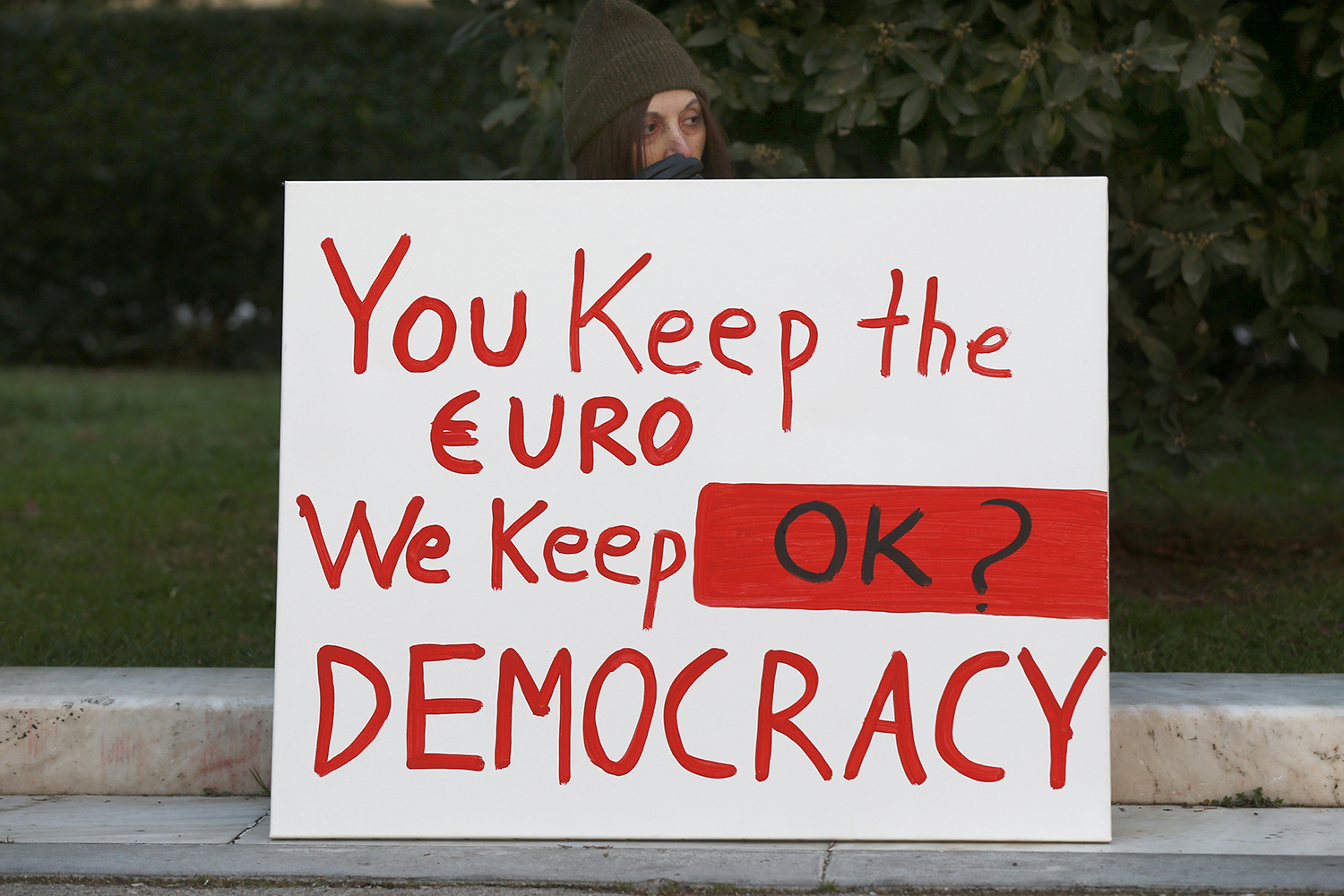 Gana apoyo el referéndum griego sobre el euro.