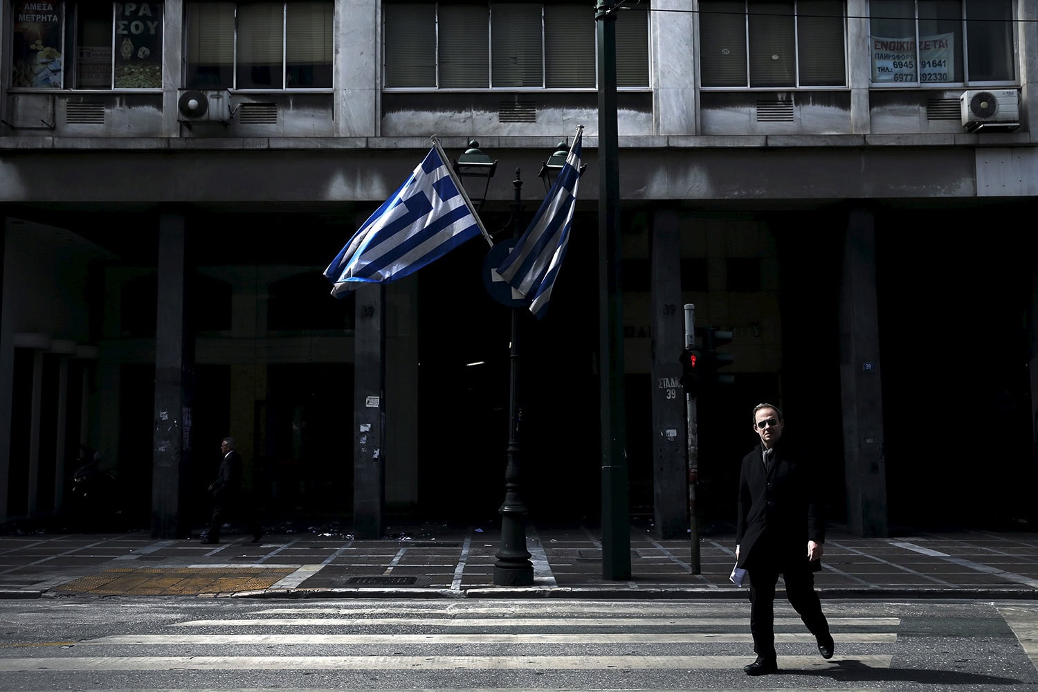 Miles de griegos aprovechan la amnistía fiscal
