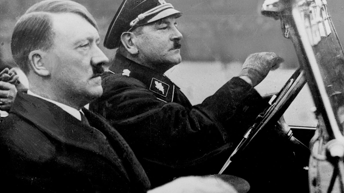 Hitler bombardeó ciudades germanas para hacer prácticas de tiro