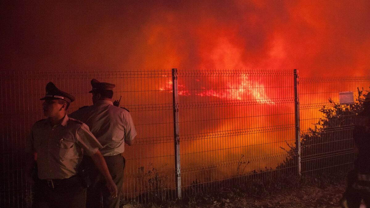 Iniciarán querella por fuego en Valparaíso