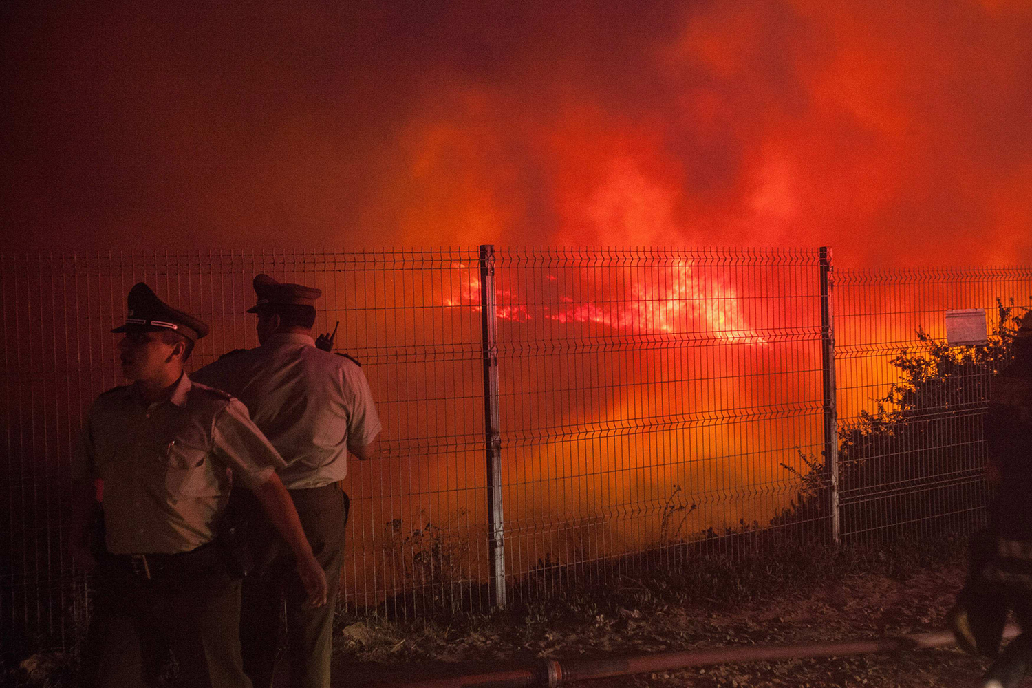Iniciarán querella por fuego en Valparaíso