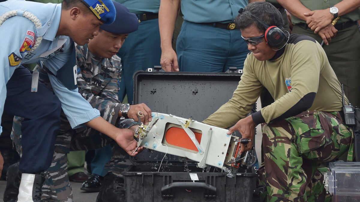 No buscarán más a los fallecidos del avión de AirAsia