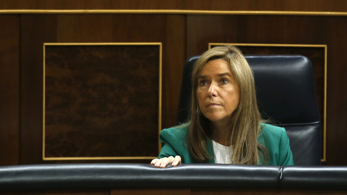 Sientan en el banquillo a Ana Mato