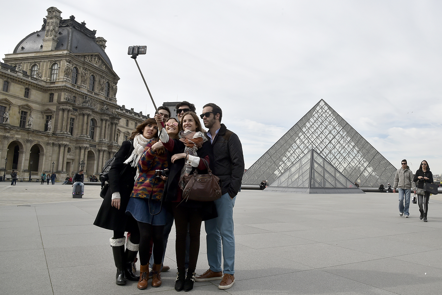 Prohíben el palo de selfie en el Palacio de Versailles