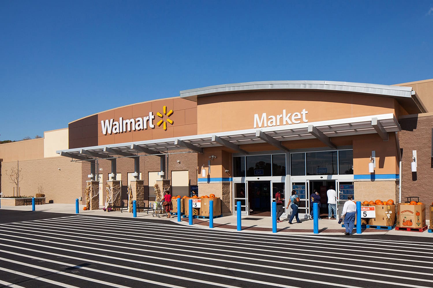 Descubren un laboratorio de drogas en un baño de Wal-Mart