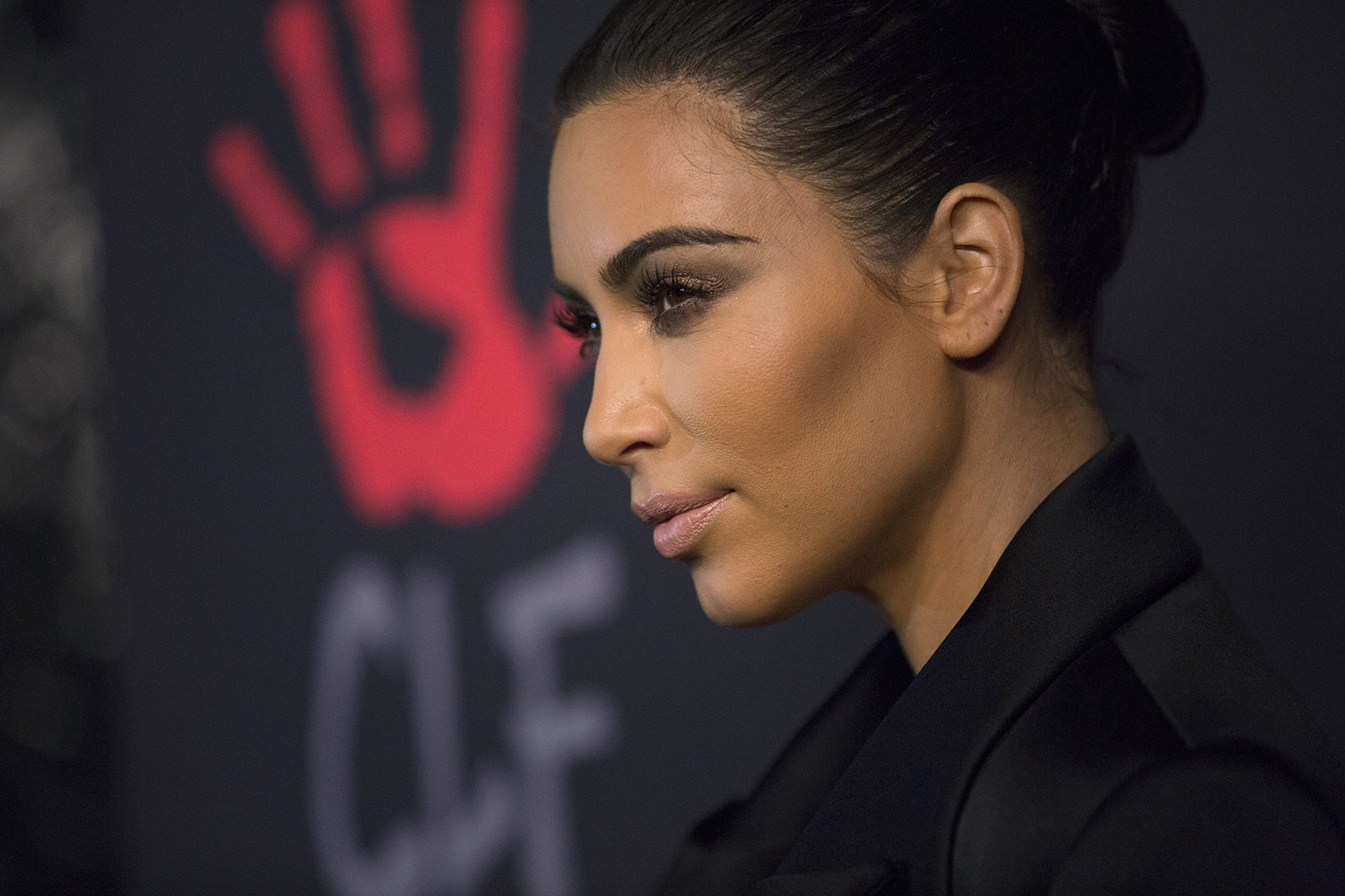 Kim Kardashian dice que Bruce Jenner "encontró paz"