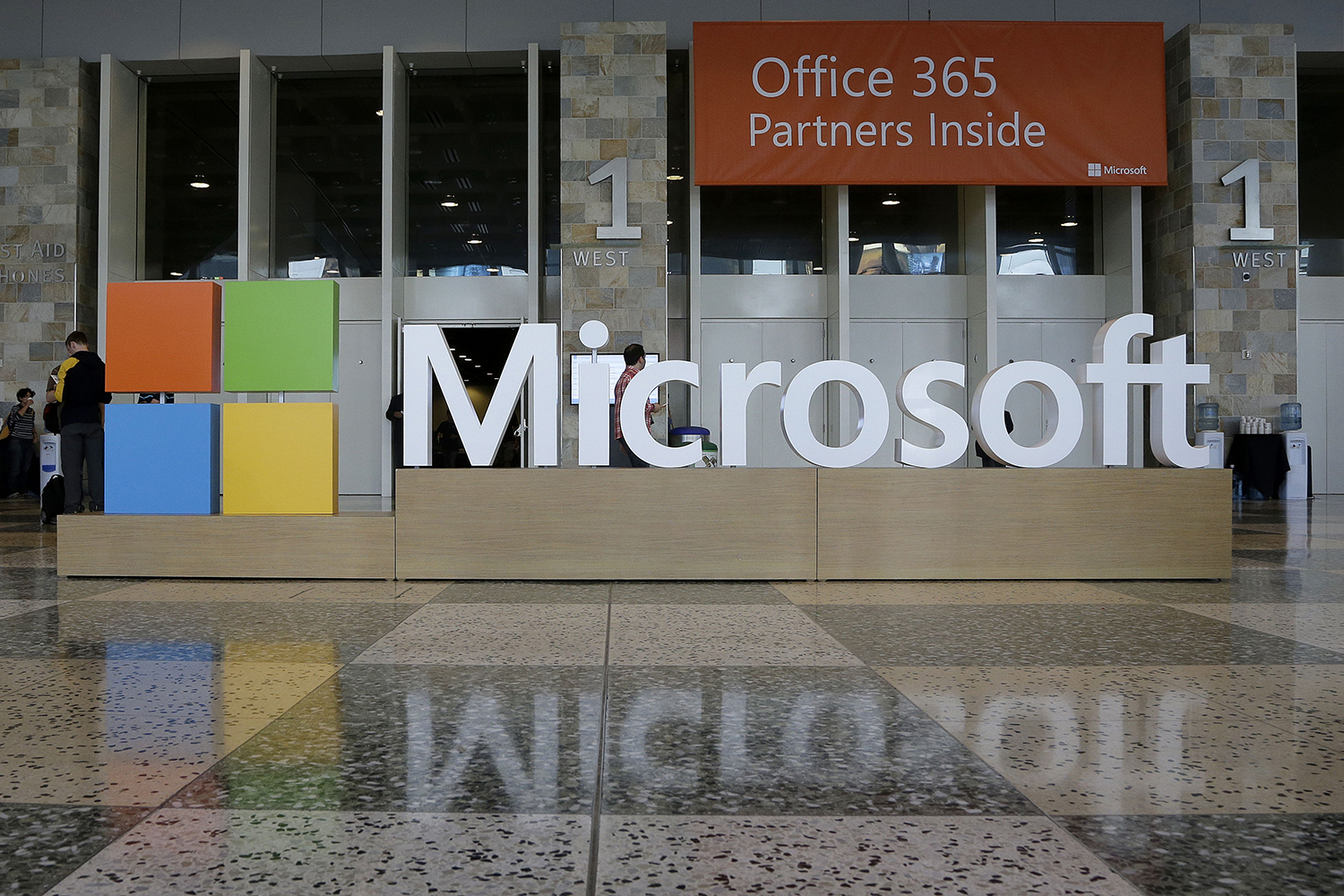Microsoft se alía con sus rivales