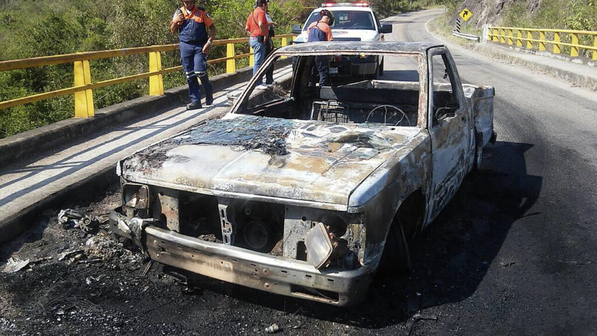 Mueren 15 policías en una emboscada