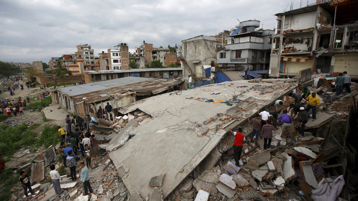 2.700 vidas truncadas por un fuerte terremoto en Nepal