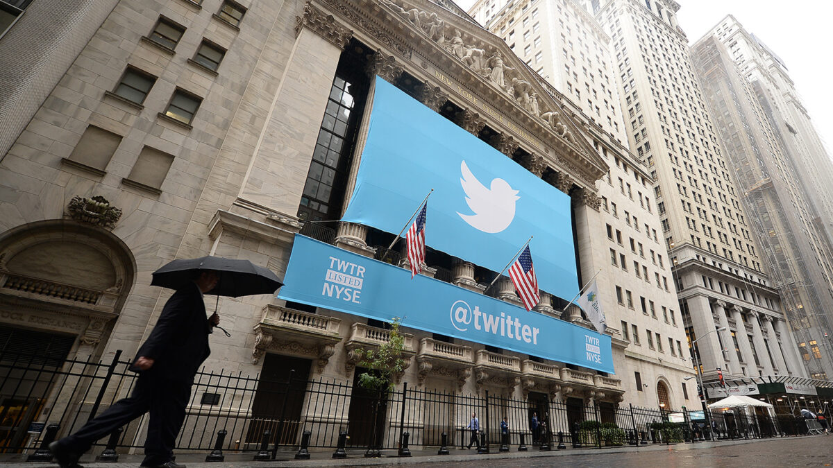 Suspenden la cotización de Twitter en la bolsa