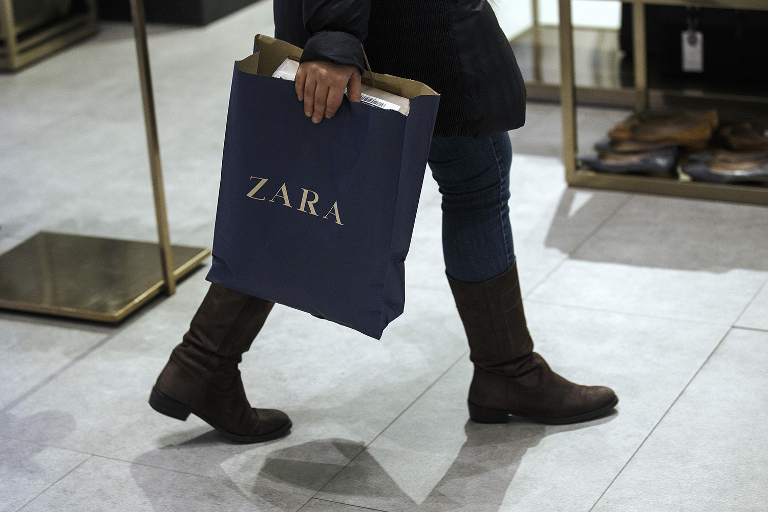 Zara se disculpa por mensajes alusivos a la esclavitud