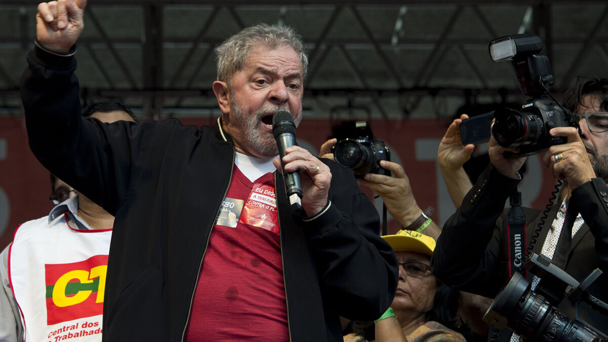 Investigan a Lula por tráfico de influencias