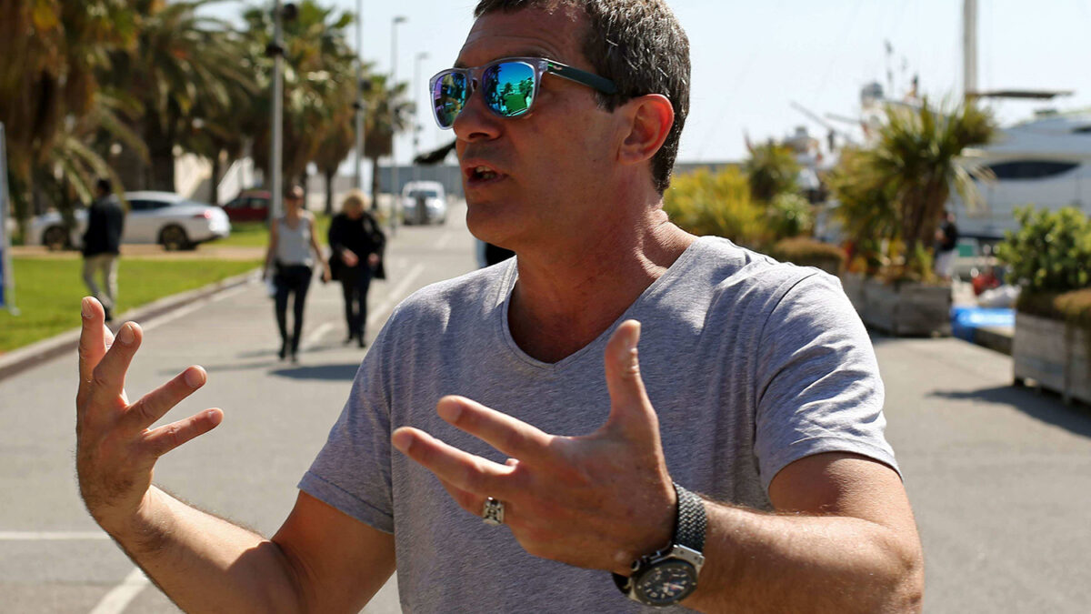 Antonio Banderas quiere aprender a coser