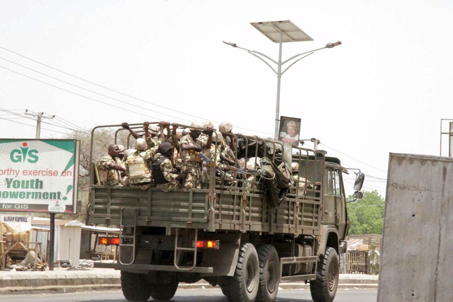 El ejército nigeriano libera a 20 rehenes de Boko Haram