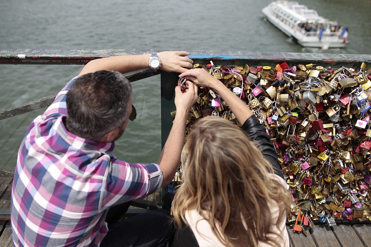 París retira los «candados del amor» del Pont des Arts