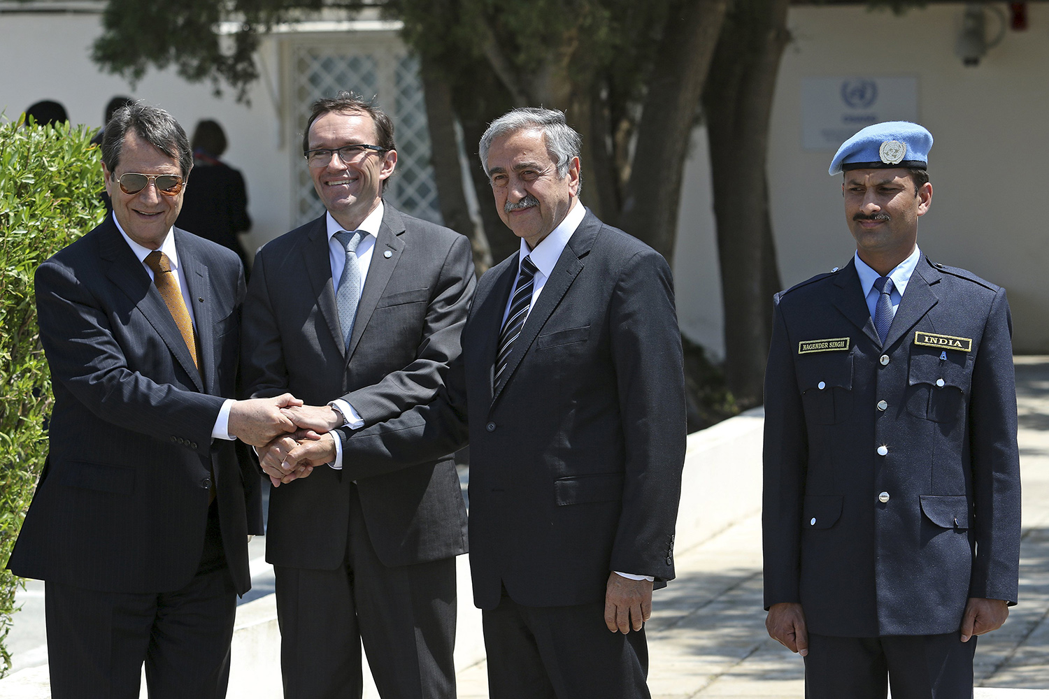 Reanudan negociaciones de paz en Chipre
