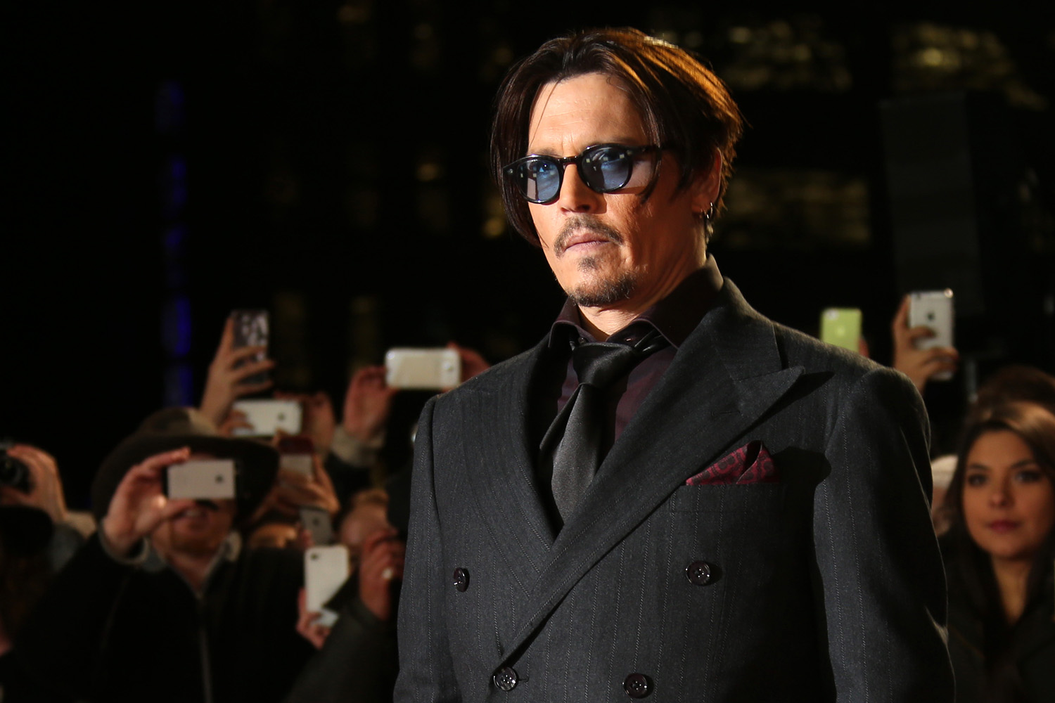 Johnny Depp podría ir a prisión por sus perros