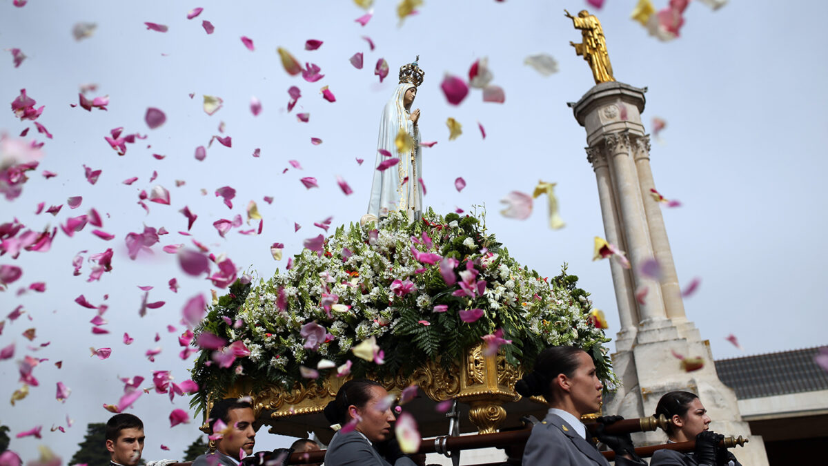 Multitudinaria peregrinación por la virgen de Fátima