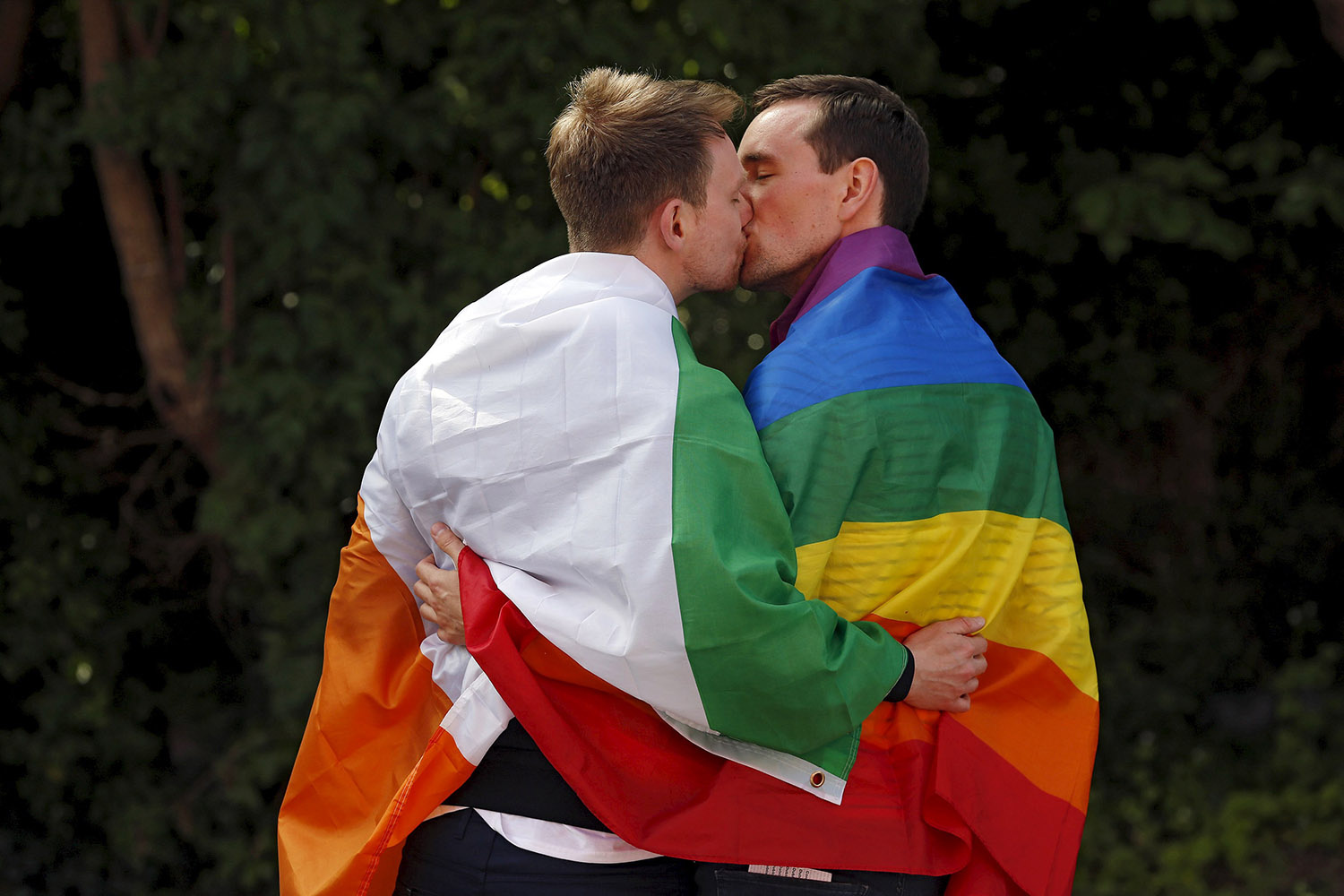 El Vaticano considera que voto sobre matrimonio gay es "una derrota para humanidad"